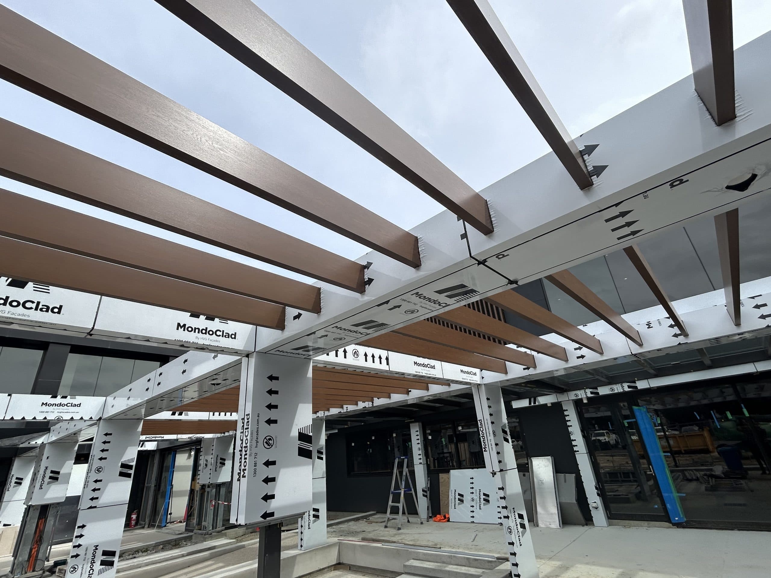 ARB_Kilsyth_MondoClad_Dark-Grey-Metallic_Black_ZINTL_Brown-Oak-7-scaled