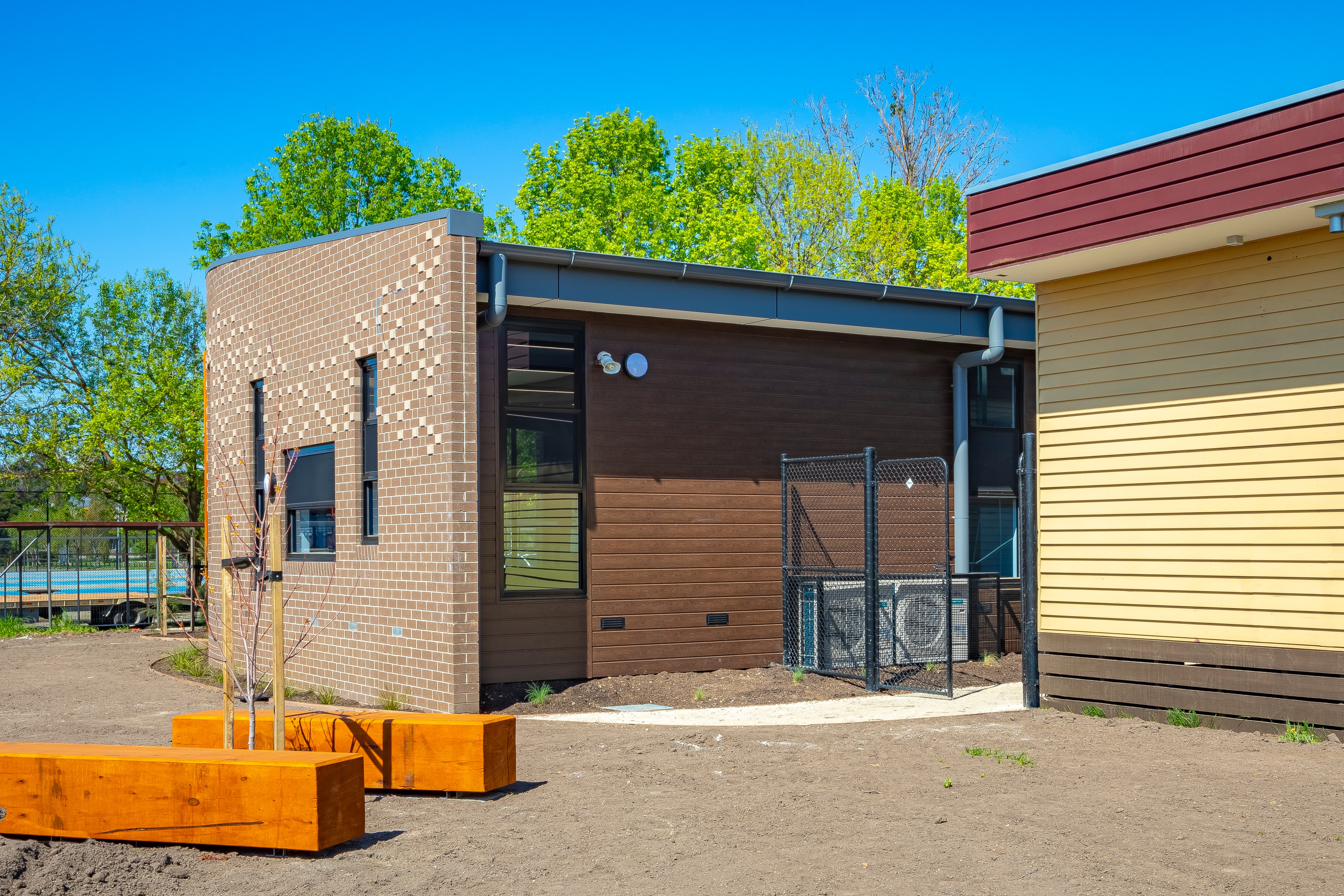 Lilydale_High_School_ZINTL_Volcano_oak (6)